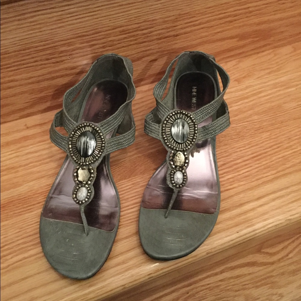 PreLoved Nine West Marciel Pewter Sandals 8.5